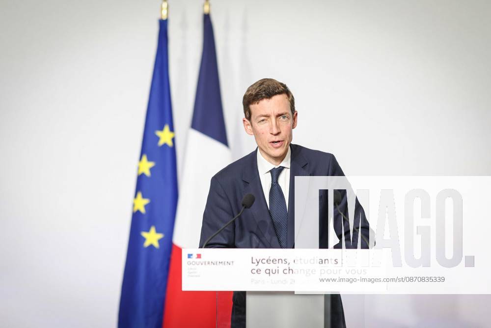Paris, France le 26 octobre 2026 - Edouard Geffray, ministre de l Education nationale, et Philippe Baptiste, ministre de l Enseignement superieur, de la Recherche et de l Espace, presentent lors d une conference de presse les conclusions de la consultation nationale lyceenne et de la concertation relative à l orientation et a Parcoursup. Ils detaillent egalement les reponses aux attentes exprimees par les lyceens et les etudiants afin d ameliorer leurs conditions d apprentissage et d etude - Edouard Geffray, Minister of National Education, and Philippe Baptiste, Minister of Higher Education, Research and Space, present at a press conference the conclusions of the national high school consultation and the consultation on orientation and Par
