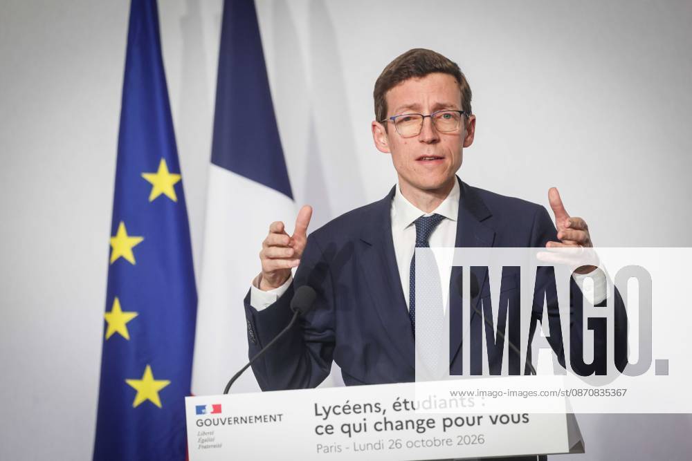 Paris, France le 26 octobre 2026 - Edouard Geffray, ministre de l Education nationale, et Philippe Baptiste, ministre de l Enseignement superieur, de la Recherche et de l Espace, presentent lors d une conference de presse les conclusions de la consultation nationale lyceenne et de la concertation relative à l orientation et a Parcoursup. Ils detaillent egalement les reponses aux attentes exprimees par les lyceens et les etudiants afin d ameliorer leurs conditions d apprentissage et d etude - Edouard Geffray, Minister of National Education, and Philippe Baptiste, Minister of Higher Education, Research and Space, present at a press conference the conclusions of the national high school consultation and the consultation on orientation and Par