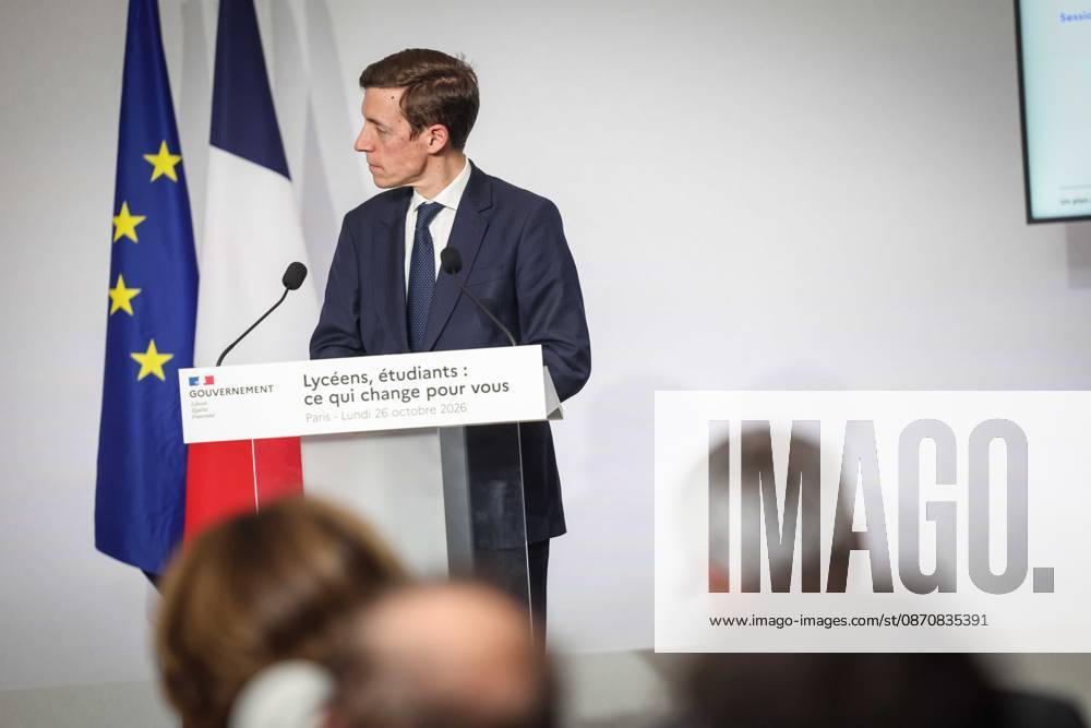 Paris, France le 26 octobre 2026 - Edouard Geffray, ministre de l Education nationale, et Philippe Baptiste, ministre de l Enseignement superieur, de la Recherche et de l Espace, presentent lors d une conference de presse les conclusions de la consultation nationale lyceenne et de la concertation relative à l orientation et a Parcoursup. Ils detaillent egalement les reponses aux attentes exprimees par les lyceens et les etudiants afin d ameliorer leurs conditions d apprentissage et d etude - Edouard Geffray, Minister of National Education, and Philippe Baptiste, Minister of Higher Education, Research and Space, present at a press conference the conclusions of the national high school consultation and the consultation on orientation and Par