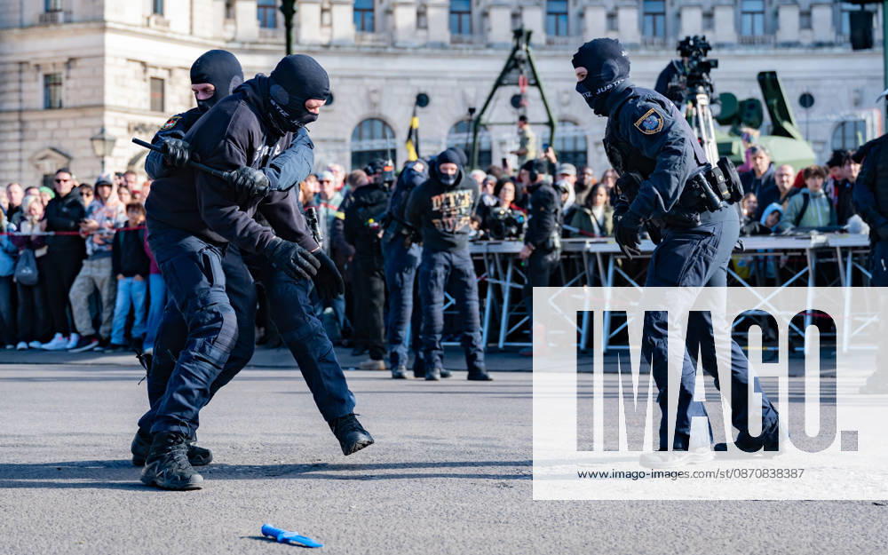Official celebrations for Austria’s National Day 2026 Oath-taking ceremony during the official celebrations for National Day 2026 at Heldenplatz in Vienna, Austria The Prison Guard Special Operations Unit (JEG) during a demonstration in Vienna at Heldenplatz, Vienna, Austria