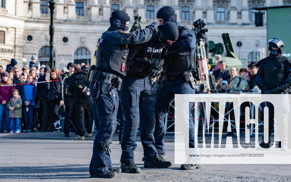 Official celebrations for Austria’s National Day 2026 Oath-taking ceremony during the official celebrations for National Day 2026 at Heldenplatz in Vienna, Austria The Prison Guard Special Operations Unit (JEG) during a demonstration in Vienna at Heldenplatz, Vienna, Austria