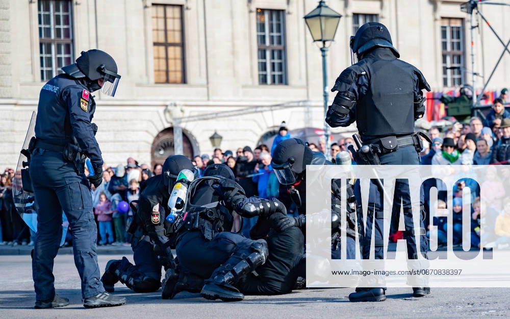 Official celebrations for Austria’s National Day 2026 Oath-taking ceremony during the official celebrations for National Day 2026 at Heldenplatz in Vienna, Austria The Prison Guard Special Operations Unit (JEG) during a demonstration in Vienna at Heldenplatz, Vienna, Austria