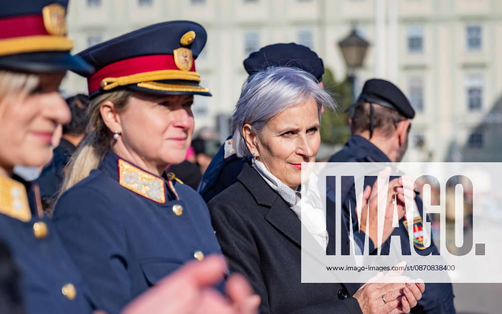 Official celebrations for Austria’s National Day 2026 Oath-taking ceremony during the official celebrations for National Day 2026 at Heldenplatz in Vienna, Austria. The photo shows Anna Sporrer of the SPÖ Federal Ministry of Justice during a demonstration by the Judicial Guard’s JEG task force in Vienna at Heldenplatz, Vienna, Austria.