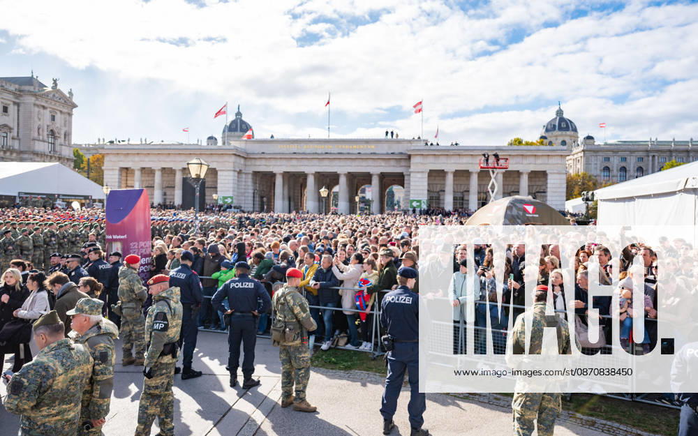 Official celebrations for Austria s National Day 2026 Oath-taking ceremony during the official celebrations for National Day 2026 at Heldenplatz in Vienna, Austria. The photo shows the crowd in Vienna at Heldenplatz, Vienna, Austria.