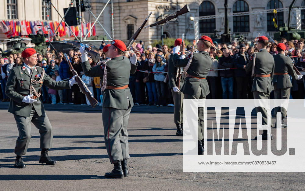 Official celebrations for Austria’s National Day 2026 Oath-taking ceremony during the official celebrations for National Day 2026 at Heldenplatz in Vienna, Austria. The photo shows the Vienna Guard during a performance. Vienna, Heldenplatz, Vienna, Austria