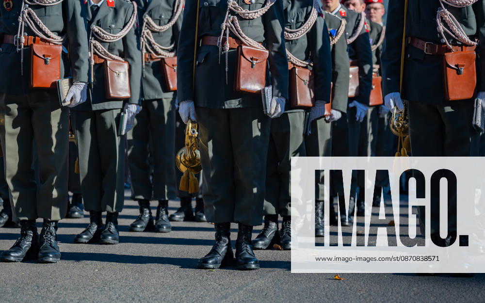Official celebrations for Austria’s National Day 2026 Wreath-laying ceremony during the official celebrations on National Day 2026 at the outer castle gate on Heldenplatz in Vienna, Austria. The photo shows the Vienna Guard, Vienna Guard Battalion, Vienna’s Heldenplatz, Vienna, Austria