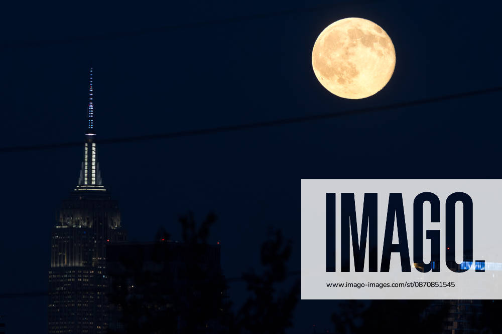A full moon is seen over the island of Manhattan in New York City A full moon is seen over the island of Manhattan in New York City, United States, on the night of Monday, October 26, 2026. NEW YORK NY United States