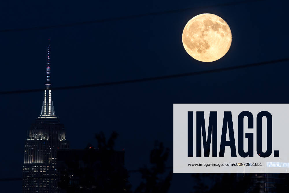 A full moon is seen over the island of Manhattan in New York City A full moon is seen over the island of Manhattan in New York City, United States, on the night of Monday, October 26, 2026. NEW YORK NY United States