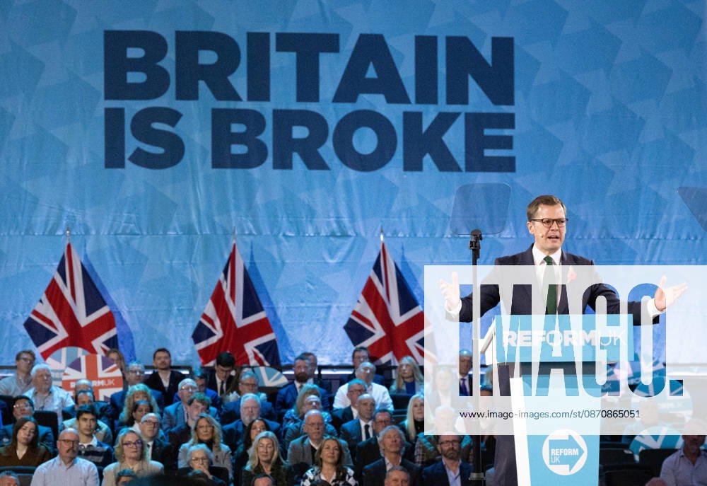 Robert Jenrick attends the Reform UK s Economic Rescue Plan Press Conference in London. London United Kingdom - ZUMAs197 20261026_aaa_s197_281