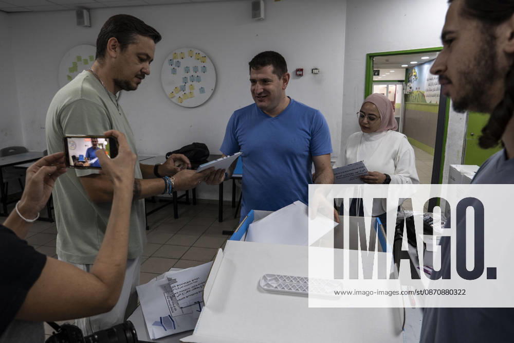 Israelis head to the polls in parliamentary elections UMM AL-FAHM, ISRAEL - OCTOBER 27: Voters cast their ballots at Al-Aqwas School as voting began Tuesday in Israel’s parliamentary elections, with more than 7.3 million people eligible to cast ballots to elect the 120-member Knesset in the northern city of Umm al-Fahm, Israeli on October 27, 2026. Polling stations opened at 7 am local time (0500GMT) and are scheduled to close at 10 pm (2000GMT), according to Israel’s Central Elections Committee. A total of 12,018 polling stations and approximately 18,000 ballot boxes have been prepared nationwide, with around 100,000 election workers deployed. Mostafa Alkharouf Anadolu Umm al-Fahm Israel. Editorial use only. Please get in touch for any o