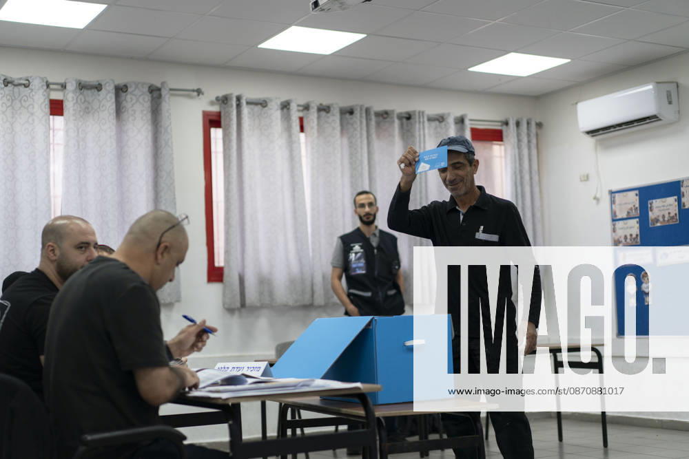 Israelis head to the polls in parliamentary elections UMM AL-FAHM, ISRAEL - OCTOBER 27: Voters cast their ballots at Al-Aqwas School as voting began Tuesday in Israel s parliamentary elections, with more than 7.3 million people eligible to cast ballots to elect the 120-member Knesset in the northern city of Umm al-Fahm, Israel on October 27, 2026. Polling stations opened at 7 am local time (0500GMT) and are scheduled to close at 10 pm (2000GMT), according to Israel’s Central Elections Committee. A total of 12,018 polling stations and approximately 18,000 ballot boxes have been prepared nationwide, with around 100,000 election workers deployed. Mostafa Alkharouf Anadolu Umm al-Fahm Israel. Editorial use only. Please get in touch for any ot