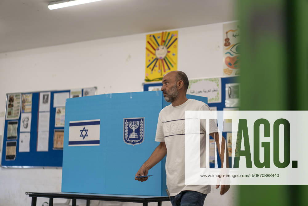 Israelis head to polls in parliamentary elections UMM AL-FAHM, ISRAEL - OCTOBER 27: Voters cast their ballots at Al-Aqwas School as voting began Tuesday in Israel s parliamentary elections, with more than 7.3 million people eligible to cast ballots to elect the 120-member Knesset in the northern city of Umm al-Fahm, Israel on October 27, 2026. Polling stations opened at 7 am local time (0500GMT) and are scheduled to close at 10 pm (2000GMT), according to Israel’s Central Elections Committee. Mostafa Alkharouf Anadolu Umm al-Fahm Israel. Editorial use only. Please get in touch for any other usage.