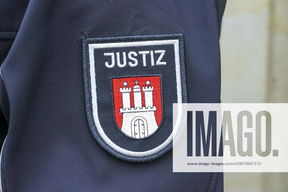 CNTV COURT Justice Coat of Arms of Hamburg on the sleeve of an officer s uniform Attack on the Nord Stream pipeline in the Baltic Sea during the trial High security measures October 27, 2026 Hamburg, Sievekingsplatz 2, Day 2 of the trial High security measures are in place at the Hamburg Regional Court, Criminal Justice Building, Hamburg, Germany