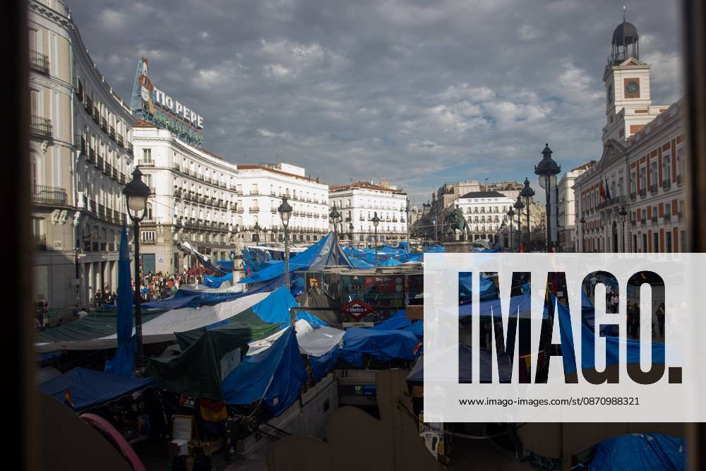 Puerta del Sol Encampment in Madrid, Spain - 27 Oct 2026 A general view of Madrid’s Puerta del Sol, featuring hundreds of tents. The encampment at Madrid’s Puerta del Sol has reached its one-month mark. Hundreds of tents remain set up by housing rights activists, who organized the occupation of the square in response to the eviction of Maricarmen—a woman in her eighties—carried out by a real estate investment fund. Madrid Spain