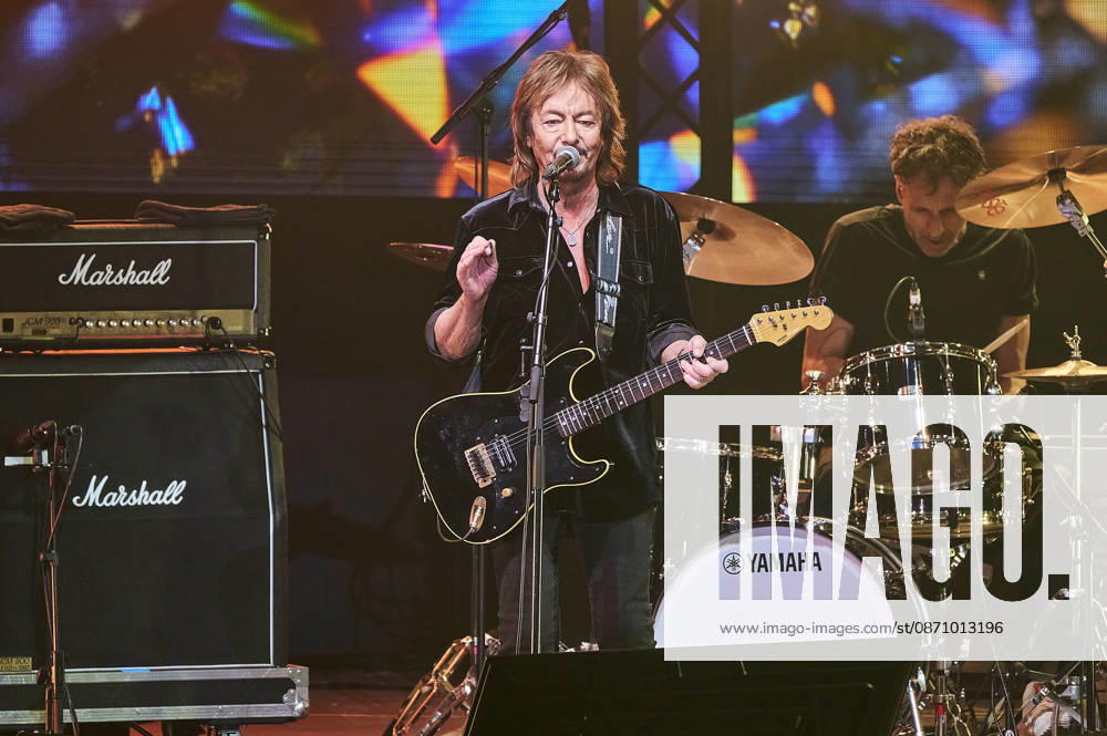 Chris Norman Band live at a concert on the Lifelines Tour at the Swiss Life Hall in Hanover, October 26, 2026 Foto:xU.xFuturexImagex norman_6010