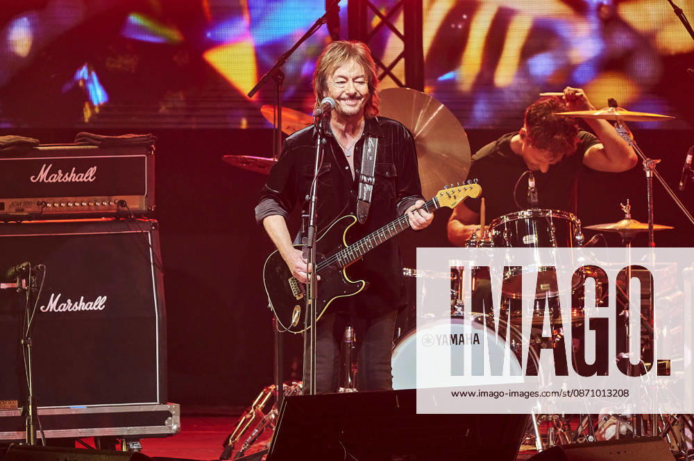 Chris Norman Band live at a concert on the Lifelines Tour at the Swiss Life Hall in Hanover, October 26, 2026 Foto:xU.xFuturexImagex norman_6011