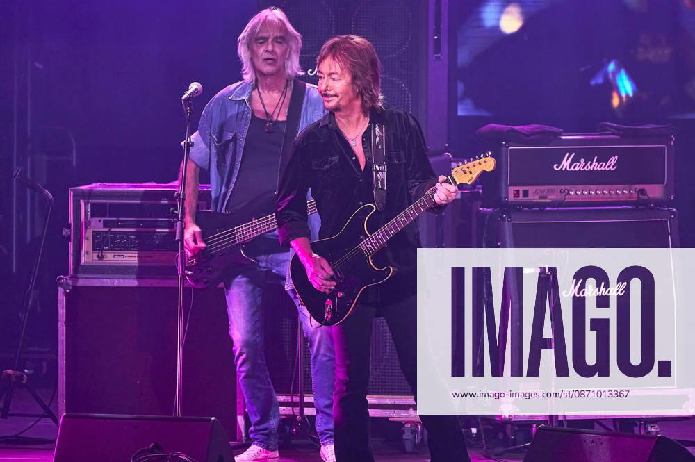 Chris Norman Band live at a concert on the Lifelines Tour at the Swiss Life Hall in Hanover, October 26, 2026 Foto:xU.xFuturexImagex norman_6013