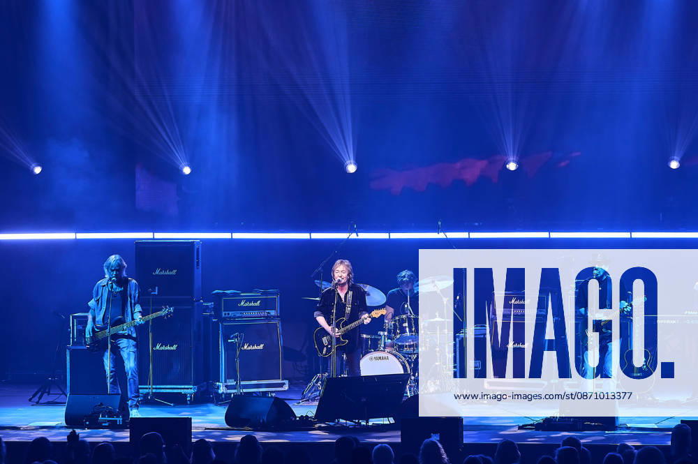 Chris Norman Band live at a concert on the Lifelines Tour at the Swiss Life Hall in Hanover, October 26, 2026 Foto:xU.xFuturexImagex norman_6015