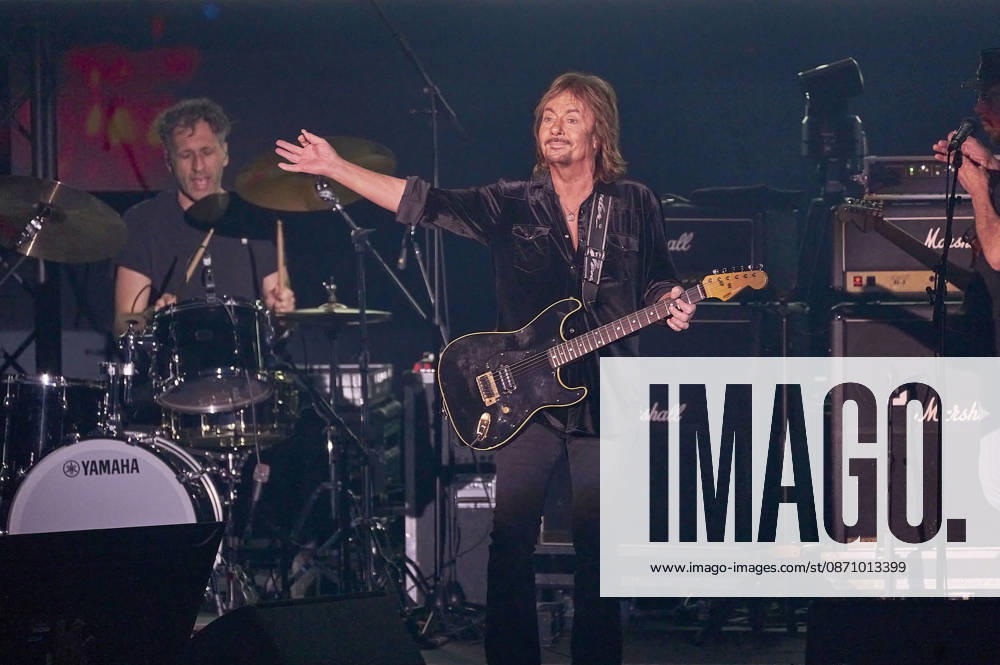 Chris Norman Band live at a concert on the Lifelines Tour at the Swiss Life Hall in Hanover, October 26, 2026 Foto:xU.xFuturexImagex norman_6020