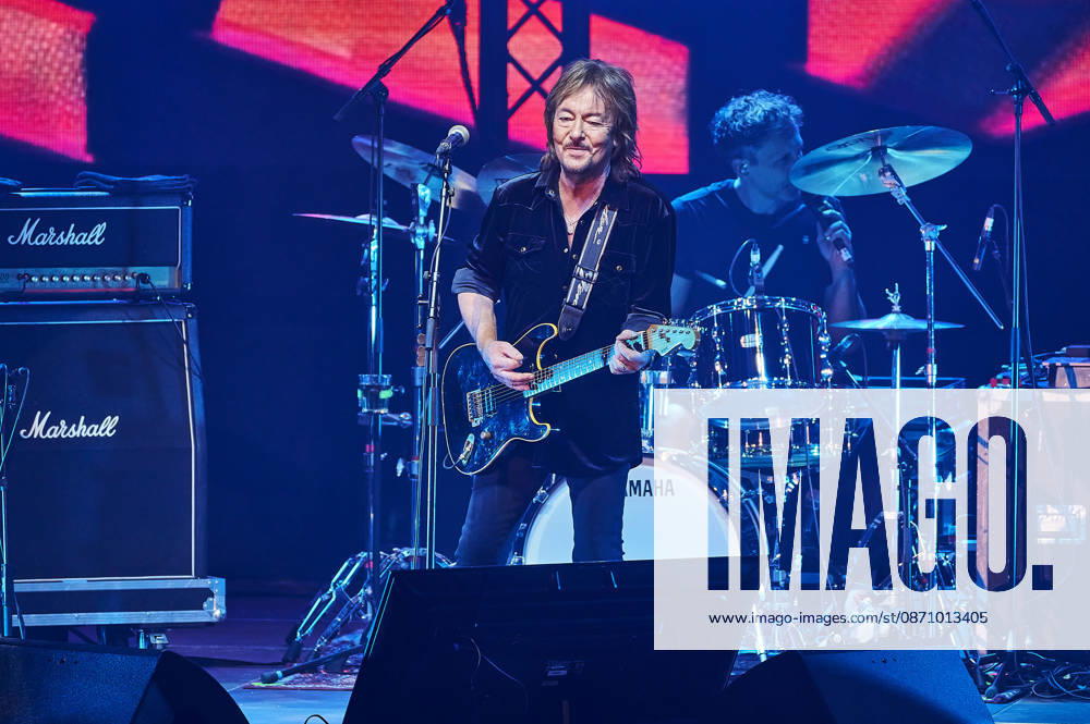 Chris Norman Band live at a concert on the Lifelines Tour at the Swiss Life Hall in Hanover, October 26, 2026 Foto:xU.xFuturexImagex norman_6022