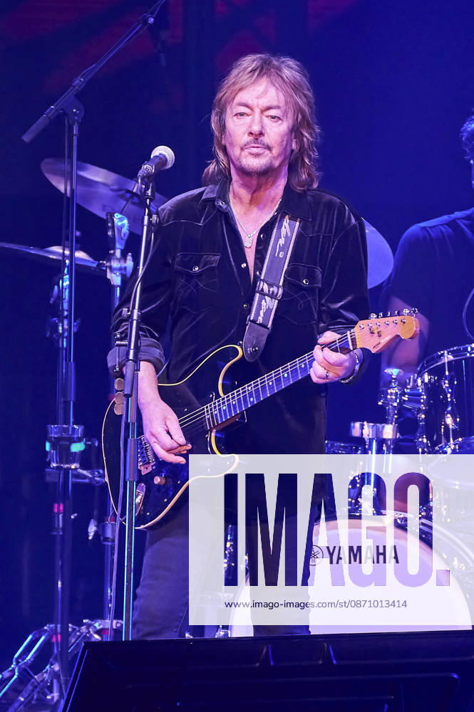 Chris Norman Band live at a concert on the Lifelines Tour at the Swiss Life Hall in Hanover, October 26, 2026 Foto:xU.xFuturexImagex norman_6024