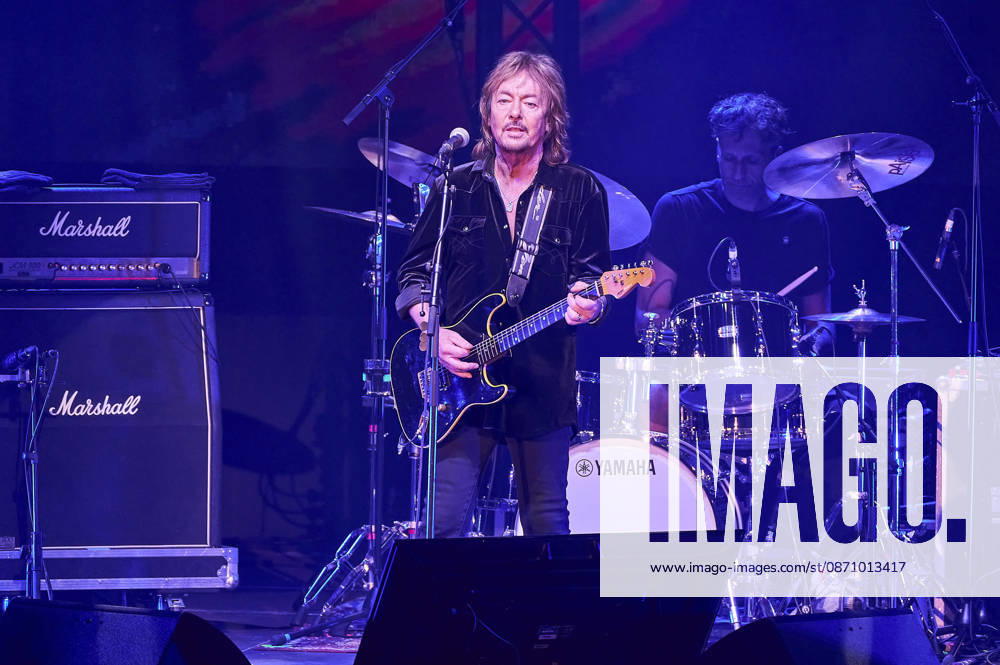 Chris Norman Band live at a concert on the Lifelines Tour at the Swiss Life Hall in Hanover, October 26, 2026 Foto:xU.xFuturexImagex norman_6025
