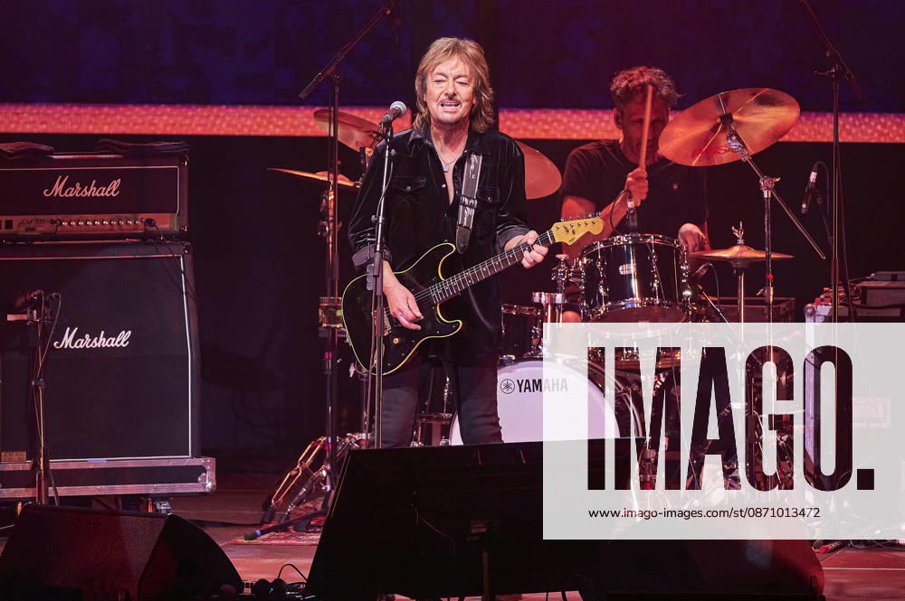 Chris Norman Band live at a concert on the Lifelines Tour at the Swiss Life Hall in Hanover, October 26, 2026 Foto:xU.xFuturexImagex norman_6027