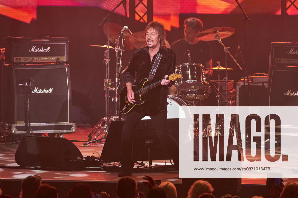 Chris Norman Band live at a concert on the Lifelines Tour at the Swiss Life Hall in Hanover, October 26, 2026 Foto:xU.xFuturexImagex norman_6029