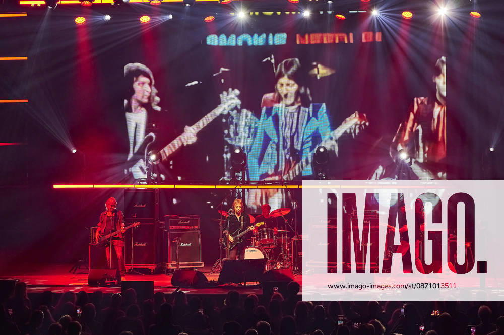 Chris Norman Band live at a concert on the Lifelines Tour at the Swiss Life Hall in Hanover, October 26, 2026 Foto:xU.xFuturexImagex norman_6039