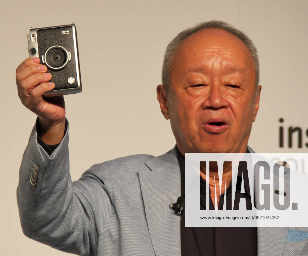 President of Fujifilm Corporation, Teiichi Goto delivers a speech during a promotional event of Fujifilm s new instant cameras in Tokyo on October 27, 2026. aflo_359752100
