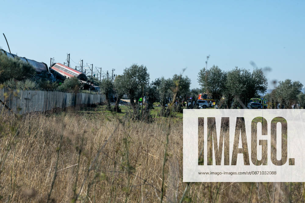 Two Trains Collide at Urda Station in Toledo One of the trains involved in the accident, on October 28, 2026, in Urda, Toledo, Castile-La Mancha, Spain. Two trains collided on the morning of Wednesday, October 28, at the station in the Toledo town of Urda. Firefighters from the Alcázar de San Juan and Orgaz stations, Civil Protection teams from several surrounding towns, three medical helicopters, and two ambulances. OCTOBER 28, 2026 Juanma Jimé Urda, Toledo, Castile-La Mancha Urda, Toledo, Castile-La Mancha, Spain