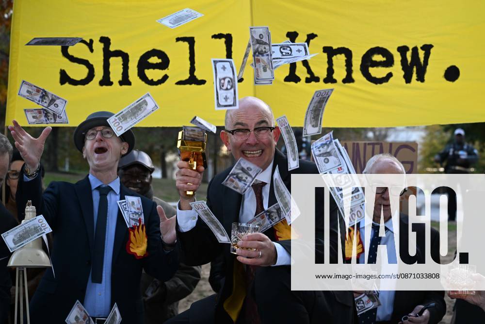 Climate activists hold demonstration in London LONDON, UNITED KINGDOM - OCTOBER 28: Climate activists stage a protest near the headquarters of energy company Shell, following a call by environmental group Fossil Free London, in London, United Kingdom, on October 28, 2026. During the demonstration, activists dressed as executives take part in a theatrical performance, throwing fake banknotes into the air and displaying banners criticizing the company s profits and fossil fuel activities. Rasid Necati Aslim Anadolu London United Kingdom. Editorial use only. Please get in touch for any other usage.