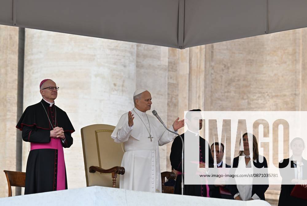 ITALY-WEEKLY-AUDIENCE-2026 10 28 Italy, Rome, Vatican City, October 28, 2026: Pope Leo XIV during his weekly general audience in St Peter s Square at the Vatican. Photo: Copyright Alessia Giuliani Catholipressphoto - NO BOOKS