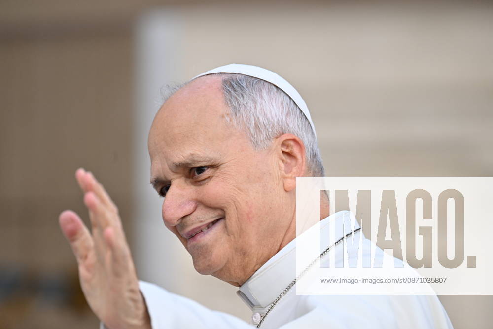 ITALY-WEEKLY-AUDIENCE-2026 10 28 Italy, Rome, Vatican City, October 28, 2026: Pope Leo XIV during his weekly general audience in St Peter s Square at the Vatican. Photo: Copyright Alessia Giuliani Catholipressphoto - NO BOOKS