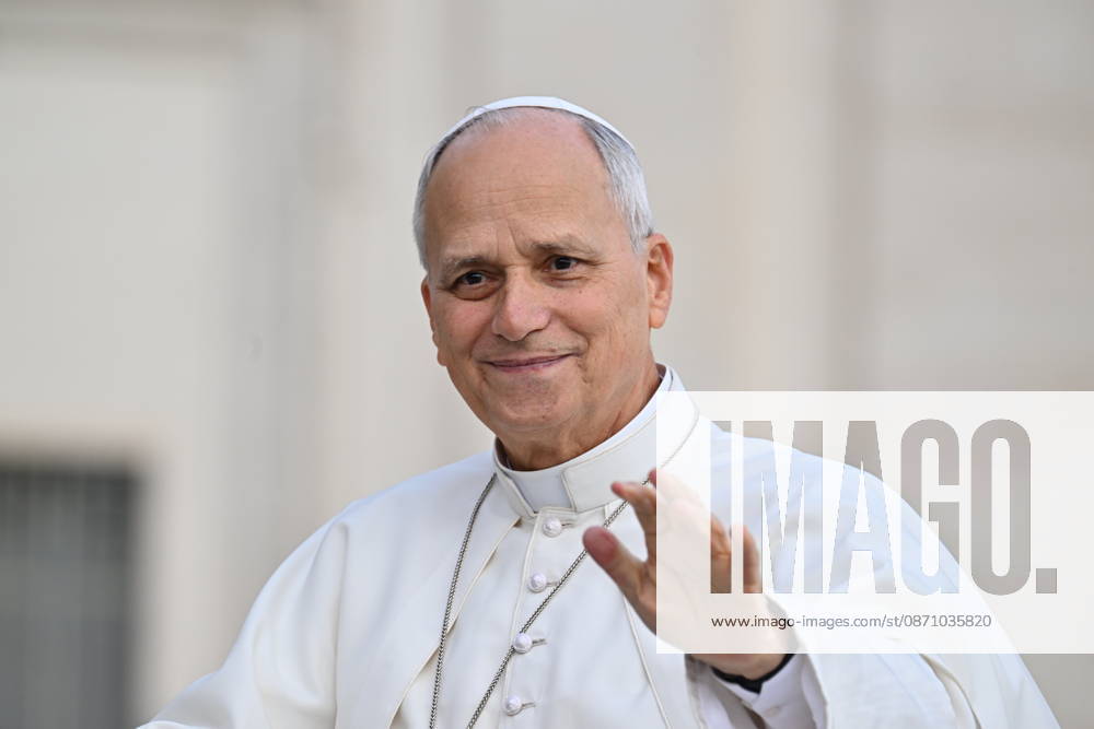 ITALY-WEEKLY-AUDIENCE-2026 10 28 Italy, Rome, Vatican City, October 28, 2026: Pope Leo XIV during his weekly general audience in St Peter s Square at the Vatican. Photo: Copyright Alessia Giuliani Catholipressphoto - NO BOOKS