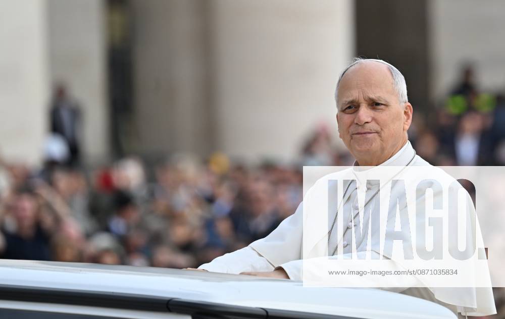 ITALY-WEEKLY-AUDIENCE-2026 10 28 Italy, Rome, Vatican City, October 28, 2026: Pope Leo XIV during his weekly general audience in St Peter s Square at the Vatican. Photo: Copyright Alessia Giuliani Catholipressphoto - NO BOOKS