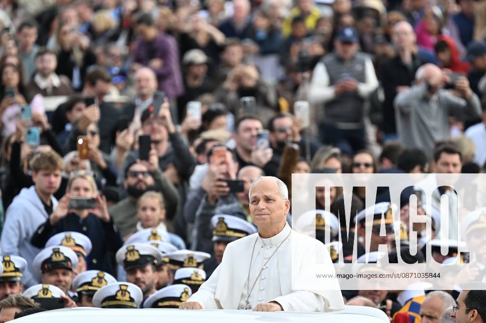 ITALY-WEEKLY-AUDIENCE-2026 10 28 Italy, Rome, Vatican City, October 28, 2026: Pope Leo XIV during his weekly general audience in St Peter s Square at the Vatican. Photo: Copyright Alessia Giuliani Catholipressphoto - NO BOOKS