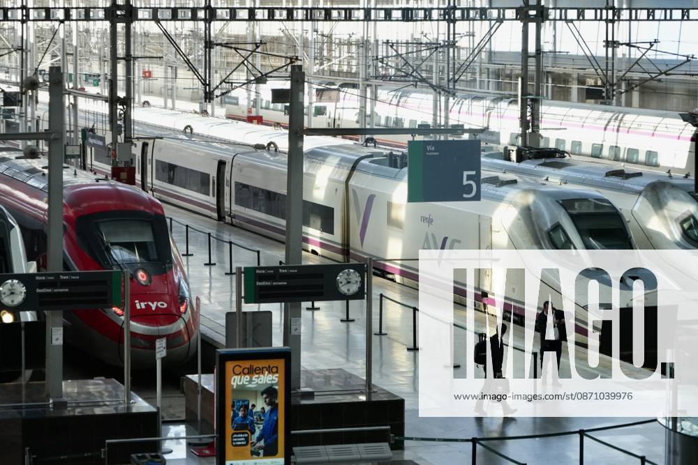 Madrid-Andalusia High-Speed Rail Service Suspended Due to the Urda Toledo Accident The high-speed train is stopped at Málaga’s María Zambrano Station, following the train accident in Urda Toledo that has forced the suspension of service on the Madrid-Andalusia high-speed line. October 28, 2026, in Málaga, Andalusia, Spain. Initial reports of the train accident between Mora and Urda Toledo, which occurred shortly before 9:00 a.m. this Wednesday suggest that a Renfe AVE may have struck an Iryo train from behind, causing two cars of the Iryo train to derail. October 28, 2026, Málaga, Andalusia, Spain. Málaga, Andalusia, Spain Spain