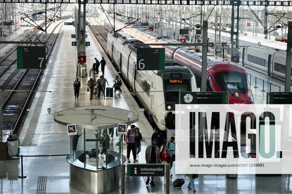 Madrid-Andalusia High-Speed Rail Service Suspended Due to the Urda Toledo Accident The high-speed train is stopped at Málaga’s María Zambrano Station, following the train accident in Urda Toledo that has forced the suspension of service on the Madrid-Andalusia high-speed line. October 28, 2026, in Málaga, Andalusia, Spain. Initial reports of the train accident between Mora and Urda Toledo, which occurred shortly before 9:00 a.m. this Wednesday suggest that a Renfe AVE may have struck an Iryo train from behind, causing two cars of the Iryo train to derail. October 28, 2026, Málaga, Andalusia, Spain. Málaga, Andalusia, Spain Spain