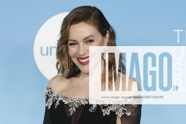 Entertainment Bilder der Woche KW48 Alyssa Milano arrives on the red carpet at the 14th Annual UNICEF Snowflake Ball on November 27, 2018 in New York City. NYP20181127413 JOHNxANGELILLO