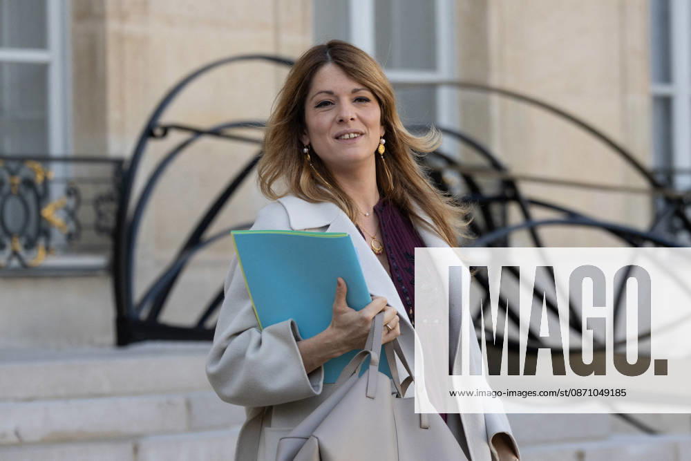 Cabinet meeting at the Elysee Palace - Paris French Deputy Minister Government Spokesperson Maud Bregeon leaves after attending the weekly cabinet meeting at the Elysee Palace in Paris on October 28, 2026. Photo by Raphael Lafargue ABACAPRESS.COM Paris France