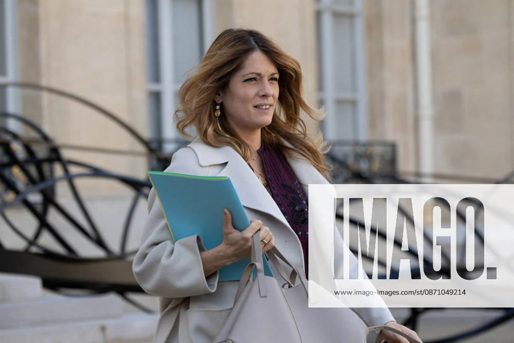Cabinet meeting at the Elysee Palace - Paris French Deputy Minister Government Spokesperson Maud Bregeon leaves after attending the weekly cabinet meeting at the Elysee Palace in Paris on October 28, 2026. Photo by Raphael Lafargue ABACAPRESS.COM Paris France