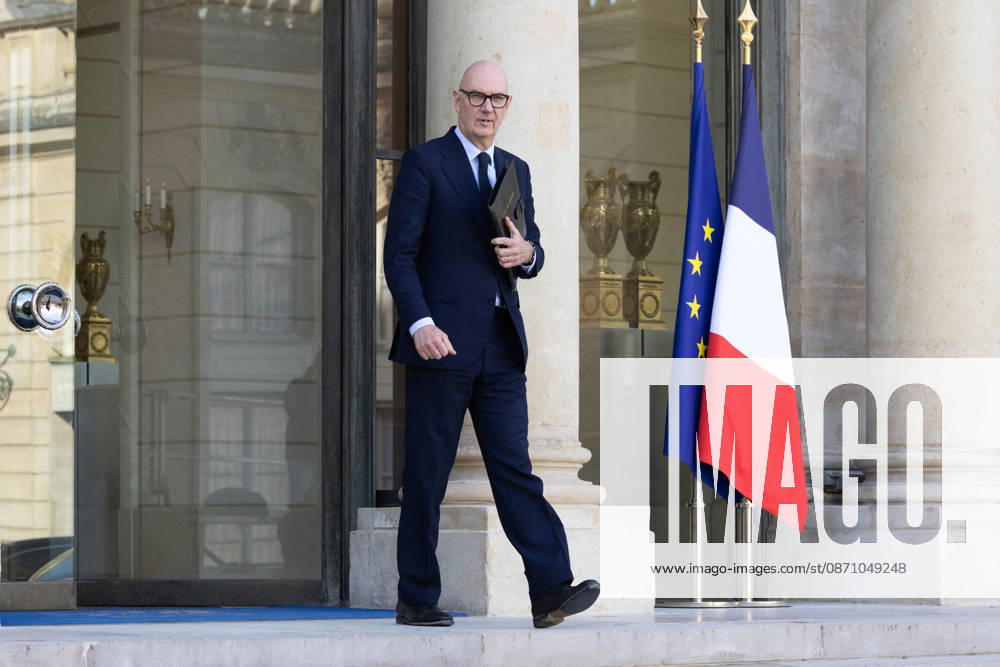 Cabinet meeting at the Elysee Palace - Paris French Minister of the Economy, Finance and Industrial, Energy and Digital Sovereignty Roland Lescure leaves after attending the weekly cabinet meeting at the Elysee Palace in Paris on October 28, 2026. Photo by Raphael Lafargue ABACAPRESS.COM Paris France
