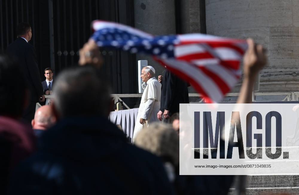 IPA90277404 - Italy, Rome, Vatican City, October 28, 2026: Pope Leo XIV during his weekly general audience in St. Peter s Square at the Vatican. Photo: Copyright Alessia Giuliani Catholipressphoto