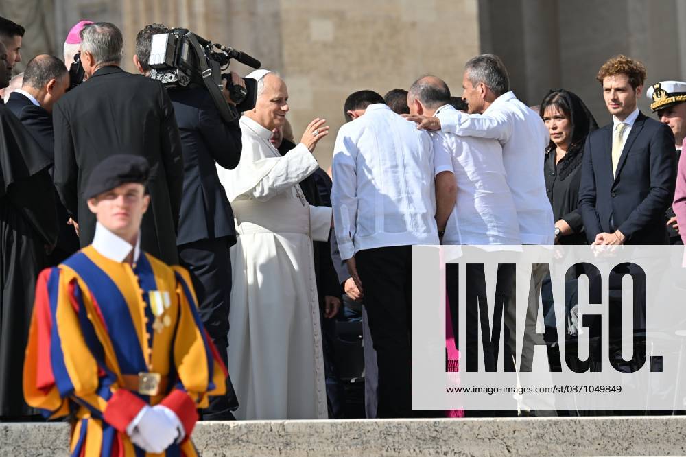 IPA90277406 - Italy, Rome, Vatican City, October 28, 2026: Pope Leo XIV during his weekly general audience in St. Peter s Square at the Vatican. Photo: Copyright Alessia Giuliani Catholipressphoto