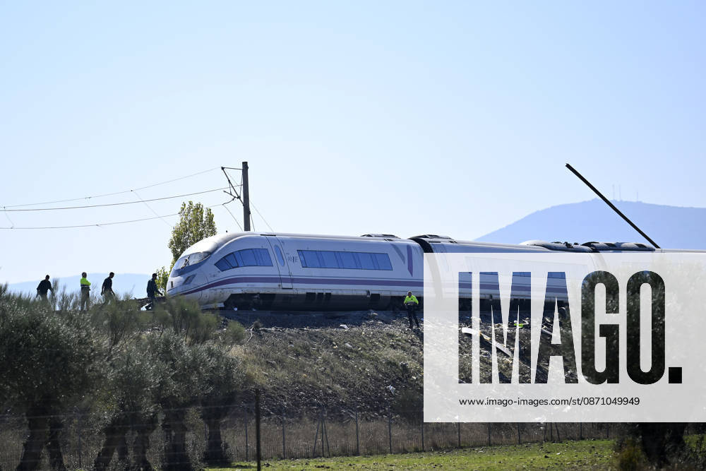 Death toll in Spain high-speed train collision climbs to 46 TOLEDO, SPAIN - OCTOBER 28: Emergency teams work at the scene of a collision involving two high-speed trains near Urda station in Toledo province, Spain, on October 28, 2026. The death toll has risen to 46, according to Spanish media reports. Preliminary information suggests that a Renfe AVE train struck the rear of a stationary Iryo train, causing two carriages to derail and fall down an embankment. Emergency crews continue rescue and response operations as authorities investigate the cause of the collision. Burak Akbulut Anadolu Toledo Spain. Editorial use only. Please get in touch for any other usage.