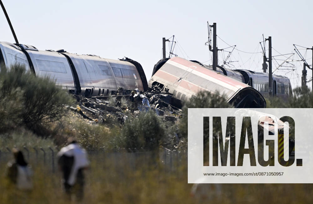 Death toll in Spain high-speed train collision climbs to 46 TOLEDO, SPAIN - OCTOBER 28: Emergency teams work at the scene of a collision involving two high-speed trains near Urda station in Toledo province, Spain, on October 28, 2026. The death toll has risen to 46, according to Spanish media reports. Preliminary information suggests that a Renfe AVE train struck the rear of a stationary Iryo train, causing two carriages to derail and fall down an embankment. Emergency crews continue rescue and response operations as authorities investigate the cause of the collision. Burak Akbulut Anadolu Toledo Spain. Editorial use only. Please get in touch for any other usage.