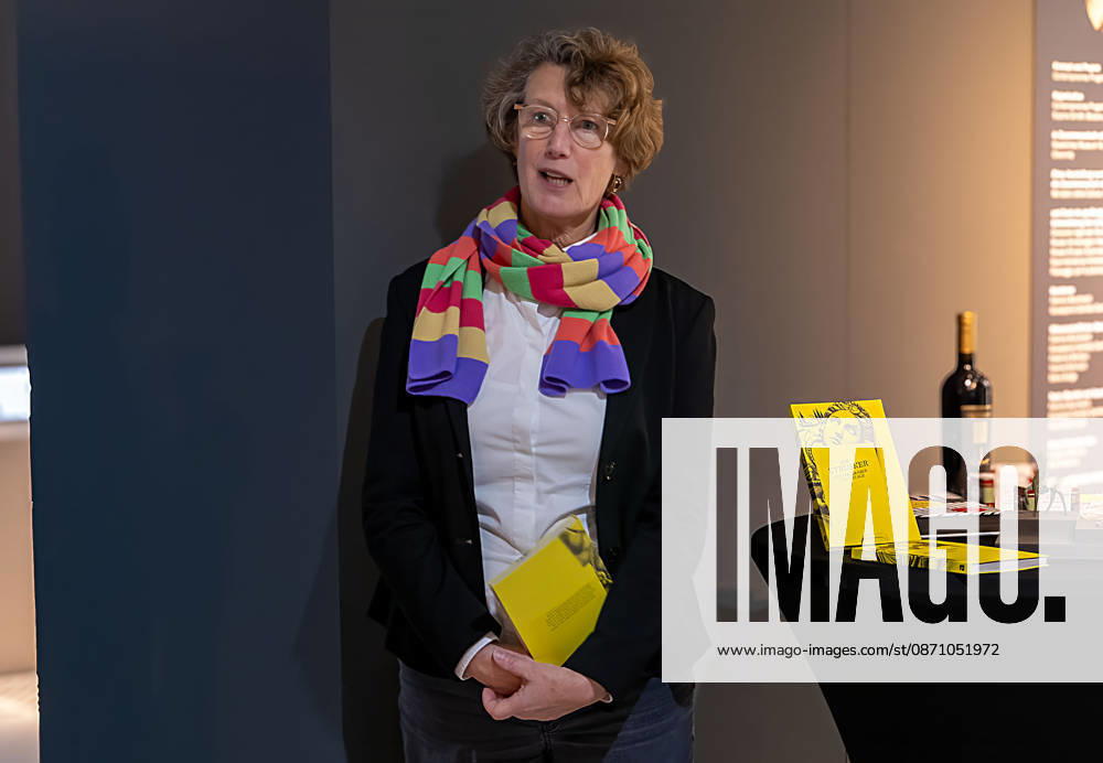 SMAC_Sonderausstellung_Etrusker 28.10.2026, Chemnitz, smac, Sonderausstellung 30.10.2026 29.03.2027 Mit der Ausstellung Die Etrusker. Götter, Gräber und Gelage zeigt das smac nach Pompeji und Herculaneum wieder ein Thema der Klassischen Antike. Doch dieses Mal und das macht es so reizvoll und spannend sind es nicht die allseits bekannten Römer, sondern mit den Etruskern eine Hochkultur, die bereits vor den Römern im italischen Raum Großes schuf. Die Etrusker wurden von den Römern Tusci und von den Griechen Tyrrhenoi genannt. Die Bezeichnungen leben bis heute als Toskana und Tyrrhenisches Meer weiter. Die Ausstellung illustriert mit hochkarätigen Leihgaben aus italienischen Museen die Geschichte, Handelsbeziehu