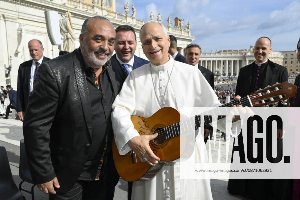 ITALY - REL - POPE LEO XIV PRESIDES OVER THE WEEKLY GENERAL AUDIENCE IN ST. PETER S SQUARE VATICAN CITY October 28, 2026 Italy, Rome, Vatican Italy, October 28, 2026: Pope Leo XIV during his weekly general audience in St Peter s Square at the Vatican. - NO BOOKS