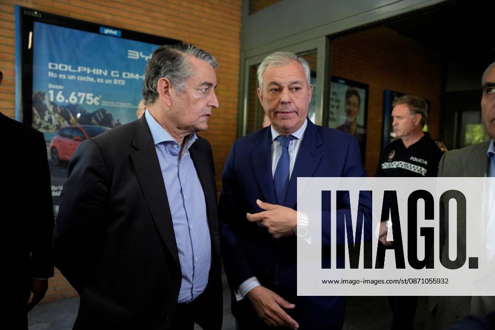 Madrid-Andalusia High-Speed Rail Service Suspended Due to the Urda Toledo Accident The First Vice President of the Regional Government and Minister of the Presidency, Health, and Emergencies, Antonio Sanz i, and the mayor of Seville, José Luis Sanz d, at Santa Justa Station following the train accident in Urda Toledo that forced the suspension of service on the Madrid-Andalusia high-speed line. October 28, 2026, in Seville, Andalusia, Spain. Initial reports of the train accident between Mora and Urda Toledo, which occurred shortly before 9:00 a.m. this Wednesday suggest that a Renfe AVE may have struck an Iryo train from behind, causing two cars of the Iryo train to derail. October 28, 2026, Joaquín, Seville, Andalusia, Spain. Seville, And